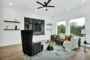 Downtown Luxury 3BR/3.5 Bath home Sleeps 6